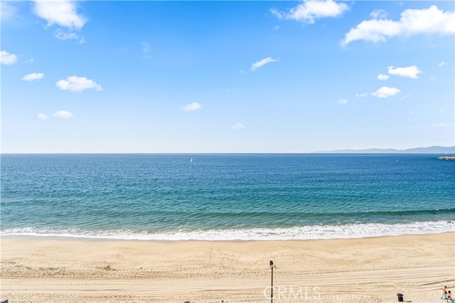 555 Esplanade, Redondo Beach, California 90277, 3 Bedrooms Bedrooms, ,3 BathroomsBathrooms,Residential,Sold,Esplanade,SB22021608