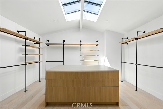 6009 Neddy Avenue, Woodland Hills CA: https://media.crmls.org/medias/c8a7bd3a-672f-4bf4-9ee5-a185c7755790.jpg