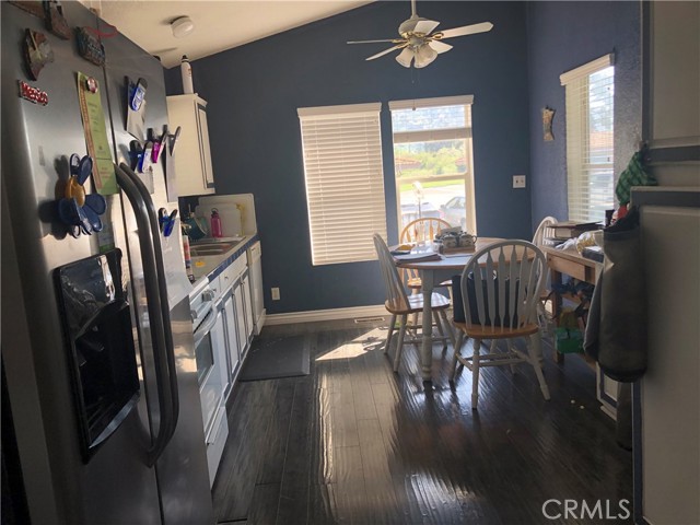 Detail Gallery Image 8 of 24 For 4901 Green River Rd #20,  Corona,  CA 92878 - 3 Beds | 2 Baths