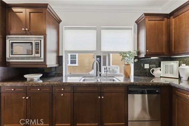 Detail Gallery Image 14 of 58 For 1800 Oak Street #613,  Torrance,  CA 90501 - 3 Beds | 2/1 Baths