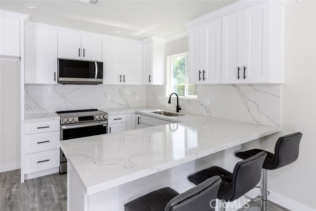 15849 Marlin Place, Van Nuys CA: https://media.crmls.org/medias/c8a82f51-8954-4c57-8b85-0df4e62dd70b.jpg