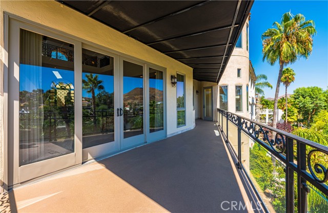 Detail Gallery Image 18 of 70 For 22166 W San Joaquin Dr, Canyon Lake,  CA 92587 - 5 Beds | 4/1 Baths