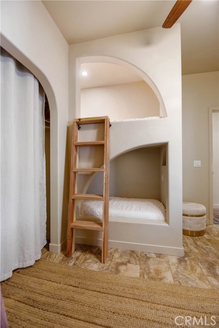 54001 Ridge Road, Yucca Valley CA: https://media.crmls.org/medias/c8a8ddd9-06d1-424f-bc5d-bd6df0a2237f.jpg