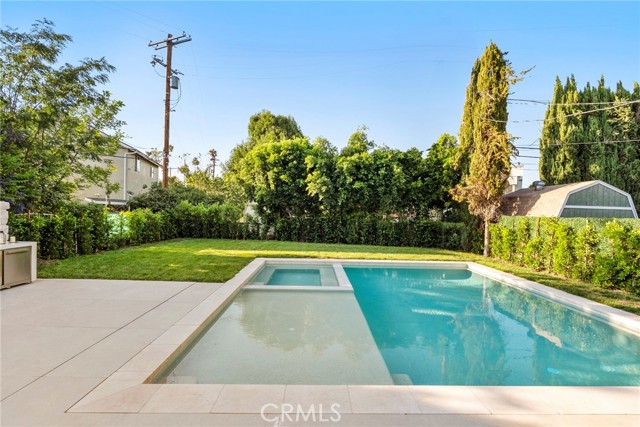 17827 Miranda Street, Encino CA: https://media.crmls.org/medias/c8a99699-1ed9-4e9d-a403-22c59716f56f.jpg