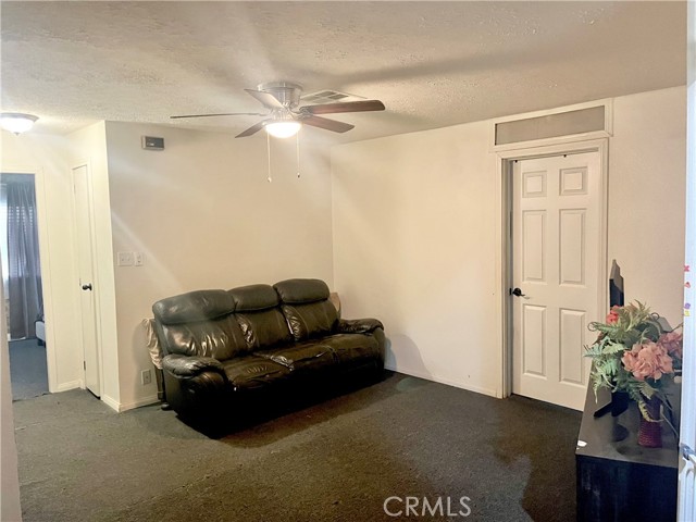 30865 Allen Avenue, Homeland CA: https://media.crmls.org/medias/c8a99ccf-7da2-4d08-930e-68236047b37a.jpg