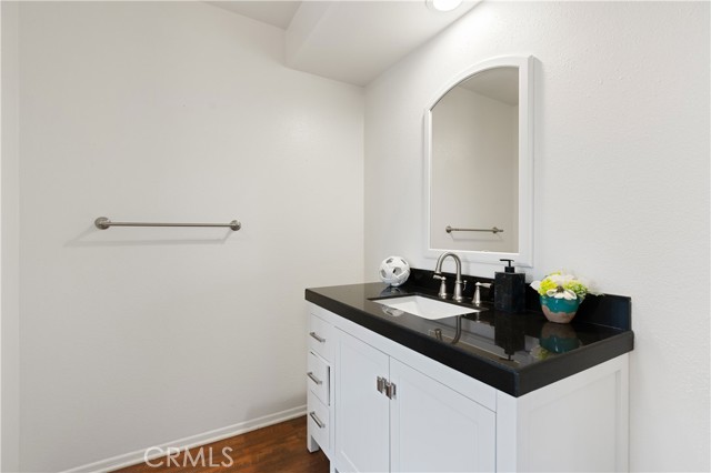 Detail Gallery Image 15 of 26 For 11622 Moorpark St #2,  Studio City,  CA 91602 - 2 Beds | 2/1 Baths