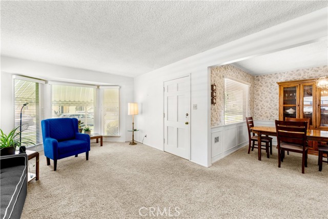 Detail Gallery Image 4 of 16 For 10608 Beak Ave, South Gate,  CA 90280 - 3 Beds | 2 Baths