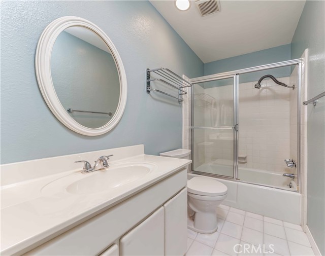 9622 Caithness Drive, Huntington Beach CA: https://media.crmls.org/medias/c8abf0cf-f007-43a0-9ad9-ca4380eeaeef.jpg