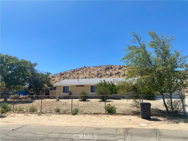 Detail Gallery Image 2 of 23 For 16840 Mackennas Gold Ave, Palmdale,  CA 93591 - 4 Beds | 2 Baths