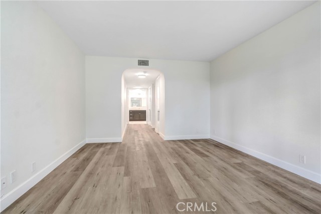 Detail Gallery Image 21 of 32 For 1277 S Beverly Glen Bld #303,  Los Angeles,  CA 90024 - 2 Beds | 2/1 Baths