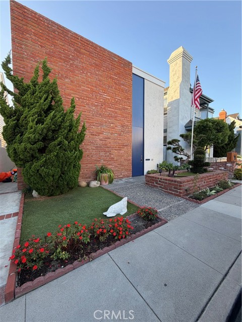 Detail Gallery Image 2 of 29 For 321 Coral Ave, Newport Beach,  CA 92662 - 2 Beds | 3 Baths