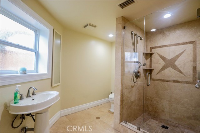 23180 Gray Fox Drive, Canyon Lake CA: https://media.crmls.org/medias/c8ae084b-85a7-450e-84be-29eb699fe607.jpg