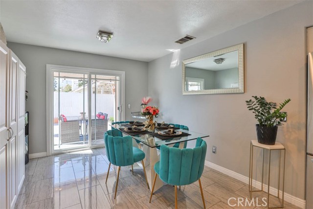 Detail Gallery Image 11 of 29 For 3132 Rowena Dr, Corona,  CA 92882 - 3 Beds | 2 Baths