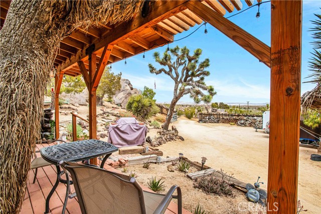 Detail Gallery Image 9 of 75 For 55525 Wood Rd, Yucca Valley,  CA 92284 - 1 Beds | 1 Baths