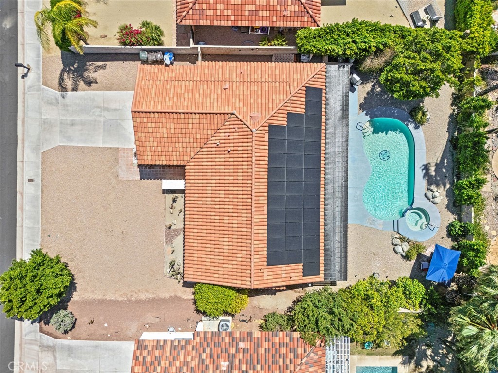 https://media.crmls.org/medias/c8af5034-ece8-42de-9fa7-75dce6460b53.jpg?preset=X-Large