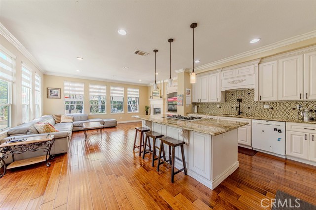 2101 S Sanders Ct, La Habra CA: https://media.crmls.org/medias/c8af7c38-ab1a-4183-89fc-b893c3e2ebd6.jpg