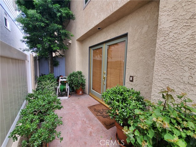 Detail Gallery Image 5 of 41 For 117 S Prospect Ave #a, Redondo Beach,  CA 90277 - 4 Beds | 2/1 Baths