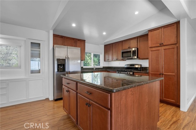 Detail Gallery Image 11 of 21 For 69 Little John Ln, Westlake Village,  CA 91361 - 3 Beds | 2 Baths
