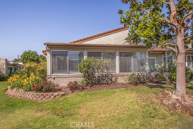 5521 Via La Mesa, Laguna Woods CA: https://media.crmls.org/medias/c8b18684-8751-4031-bcde-0758d157575f.jpg