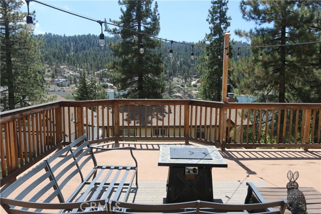 Detail Gallery Image 8 of 30 For 39039 Bayview Ln, Big Bear Lake,  CA 92315 - 3 Beds | 2 Baths