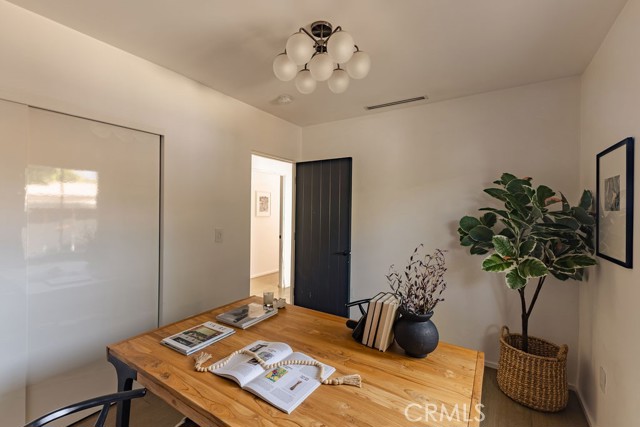 Detail Gallery Image 17 of 28 For 4128 Baywood St, Los Angeles,  CA 90039 - 4 Beds | 3 Baths