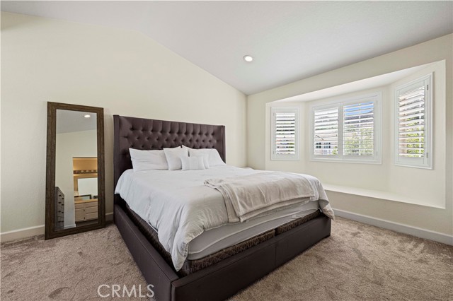 28519 Forest Meadow Place, Castaic CA: https://media.crmls.org/medias/c8b31d46-34c7-47a8-acd7-18c3416ac9ae.jpg