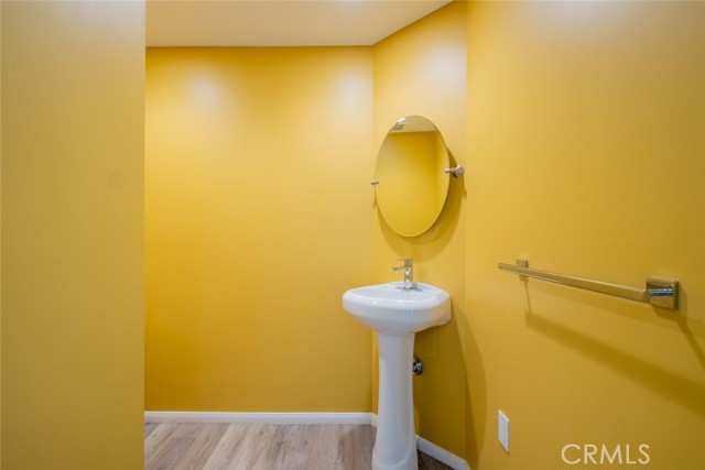 19941 Hiawatha Street, Chatsworth CA: https://media.crmls.org/medias/c8b38f1e-5982-4973-90a0-860366a8edc6.jpg