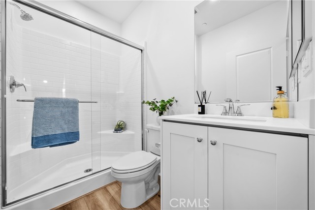 Detail Gallery Image 12 of 28 For 9423 N Sepulveda Blvd. #2,  North Hills,  CA 91343 - 3 Beds | 3 Baths