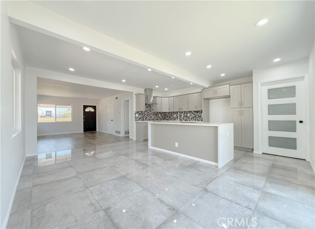 Detail Gallery Image 8 of 28 For 601 S Keene Ave, Compton,  CA 90220 - 3 Beds | 3 Baths