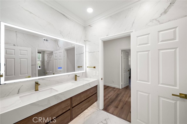 2 Dos Rios, Irvine CA: https://media.crmls.org/medias/c8b4634f-4a46-4bcf-ac32-0d7cf6bee2d0.jpg