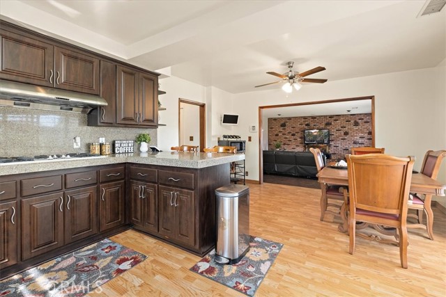 Detail Gallery Image 13 of 53 For 420 W Tichenor St, Compton,  CA 90220 - 3 Beds | 2 Baths