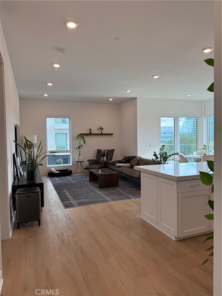 MLS #OC25264753 image #1