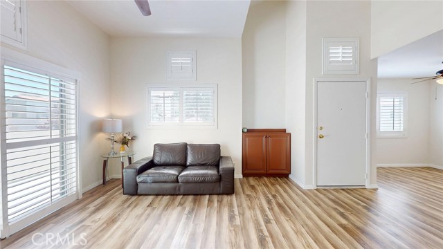 Detail Gallery Image 5 of 38 For 24420 Flaxwood Ln #204,  Newhall,  CA 91321 - 2 Beds | 2 Baths