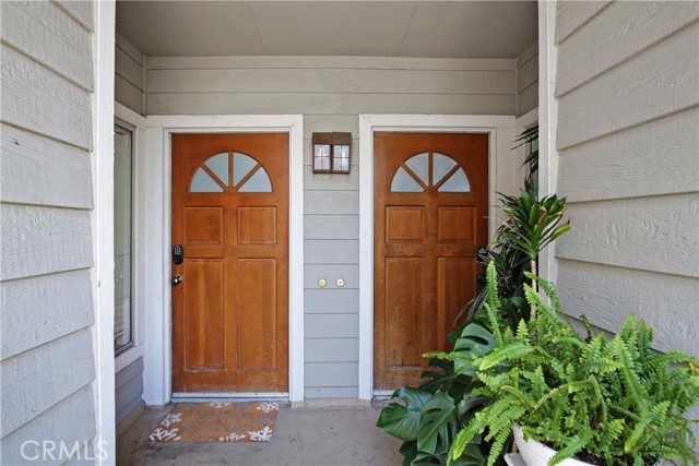 260 Victoria Street, Costa Mesa CA: https://media.crmls.org/medias/c8b5c864-43ac-4f17-b4f9-72b8713a93dd.jpg
