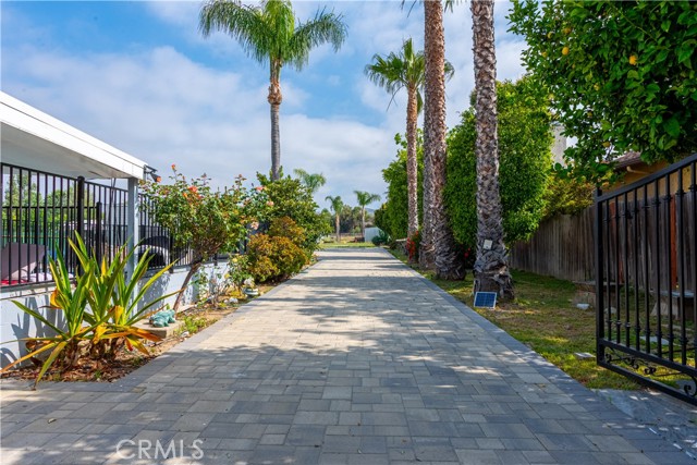 4759 Cochran Street, Simi Valley CA: https://media.crmls.org/medias/c8b68e87-dc9d-4849-a690-2504514ad11e.jpg