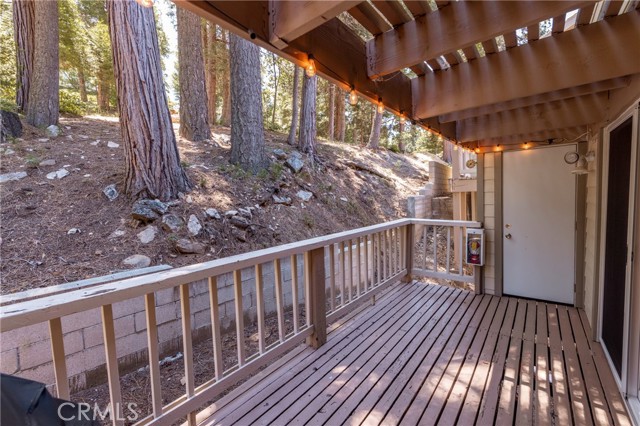 Detail Gallery Image 19 of 27 For 195 Rockledge, Lake Arrowhead,  CA 92352 - 2 Beds | 2 Baths