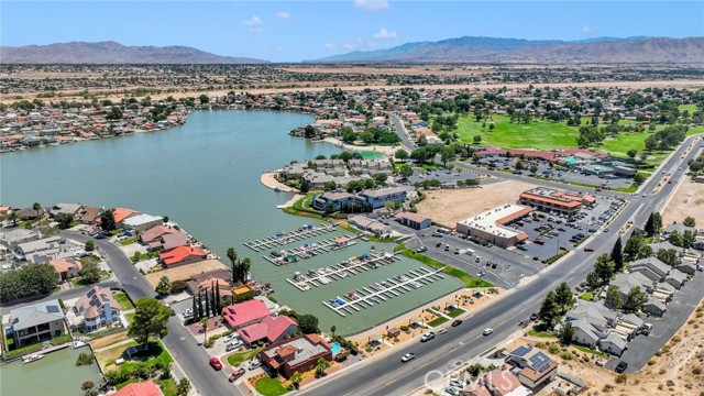 17965 Fremontia Lane, Victorville CA: https://media.crmls.org/medias/c8b6ea37-0686-4573-9d34-a829b658476c.jpg