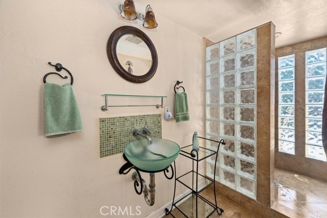 Detail Gallery Image 7 of 38 For 14552 Hesby St, Sherman Oaks,  CA 91403 - 2 Beds | 2 Baths