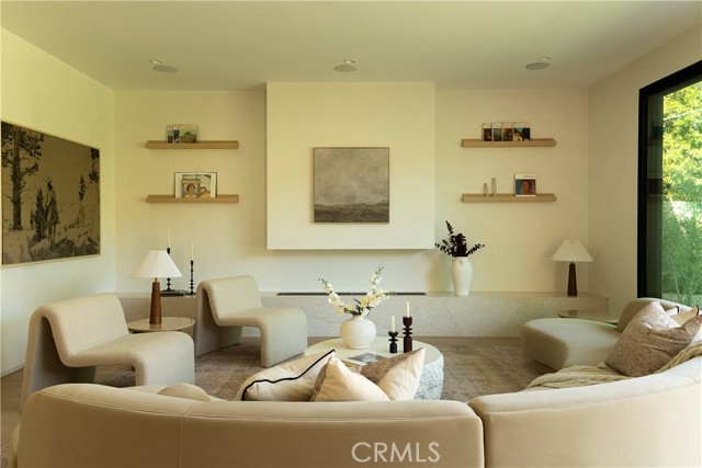 Detail Gallery Image 8 of 37 For 4824 Calhoun, Sherman Oaks,  CA 91423 - 5 Beds | 5 Baths