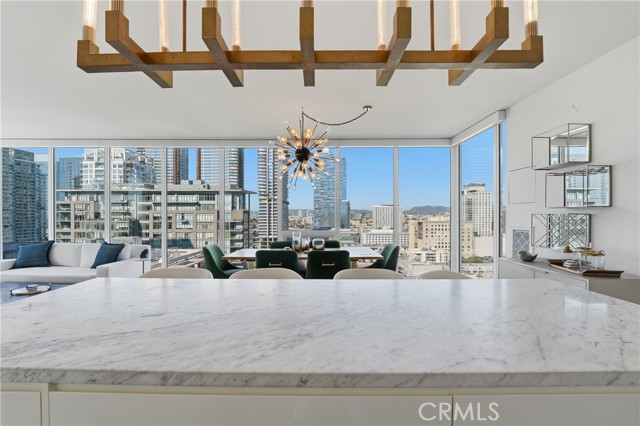 Detail Gallery Image 4 of 52 For 1050 S Grand #1801,  Los Angeles,  CA 90015 - 2 Beds | 2 Baths