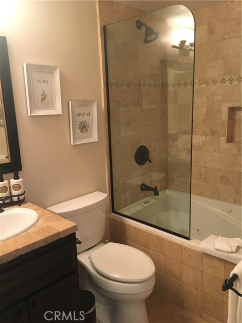 160 Hermosa Avenue, Hermosa Beach, California 90254, 2 Bedrooms Bedrooms, ,2 BathroomsBathrooms,Residential,Sold,Hermosa,SB17033656