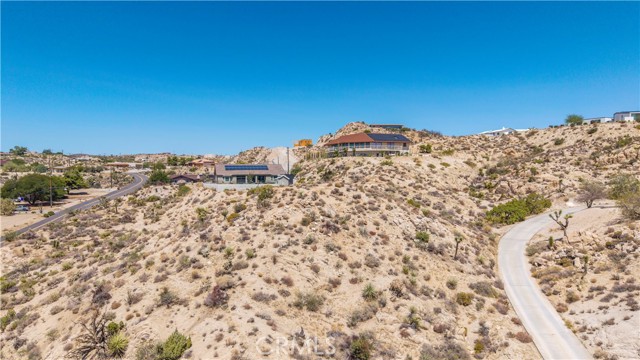 57006 Pinto Court, Yucca Valley CA: https://media.crmls.org/medias/c8bd53e4-afa6-46a2-8be2-e16df5804de2.jpg