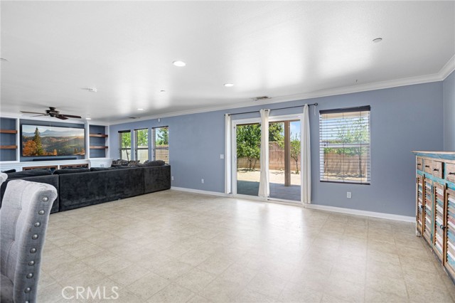 Detail Gallery Image 8 of 45 For 89 Muir Woods Rd, Perris,  CA 92570 - 5 Beds | 2/1 Baths