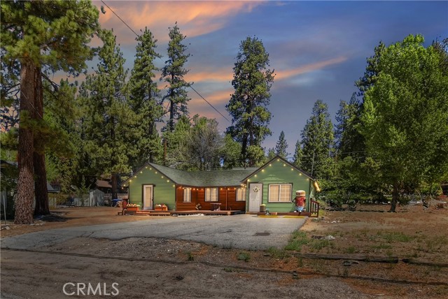 Detail Gallery Image 1 of 49 For 39234 N Shore Dr, Fawnskin,  CA 92333 - 2 Beds | 1/1 Baths