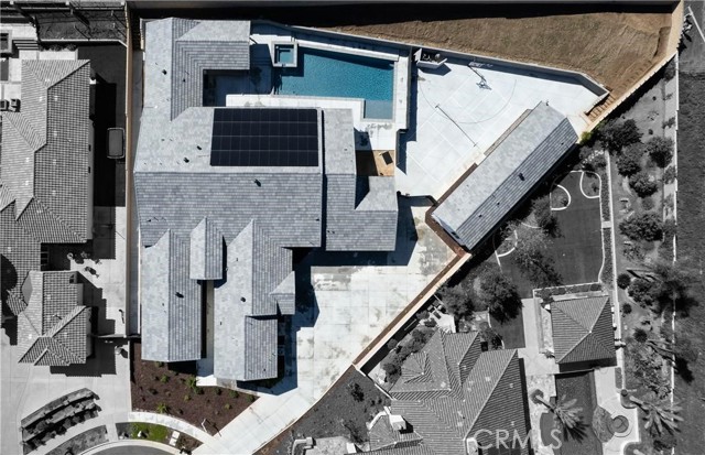 1204 Arbenz Circle, Corona CA: https://media.crmls.org/medias/c8befbde-0195-45fb-b99a-d11795d955d5.jpg