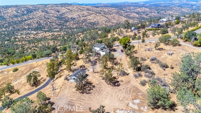 41070 Lilley Mountain Drive, Coarsegold CA: https://media.crmls.org/medias/c8bf58fa-6acc-4656-90ba-459c3ca68f0c.jpg