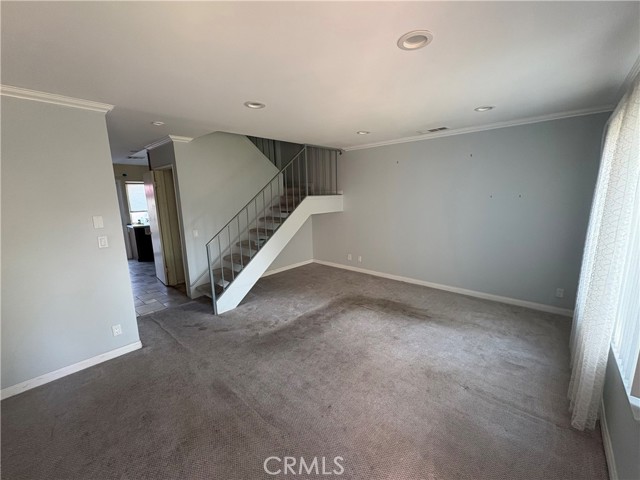 Detail Gallery Image 2 of 7 For 200 Carriage Dr #B, Santa Ana,  CA 92707 - 3 Beds | 1/1 Baths