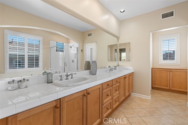 Detail Gallery Image 16 of 37 For 15 Madison, Newport Beach,  CA 92660 - 4 Beds | 3/1 Baths