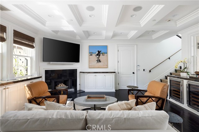 2681 Crestview Drive, Newport Beach CA: https://media.crmls.org/medias/c8c068e0-049c-4c56-a97e-d19f6e4e91b9.jpg