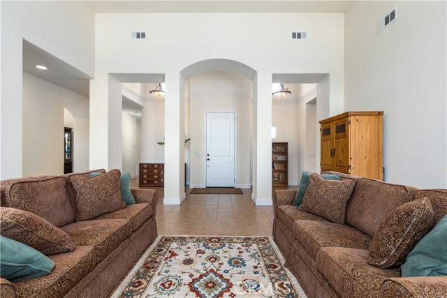 Detail Gallery Image 14 of 65 For 941 Vista Cerro Dr, Paso Robles,  CA 93446 - 4 Beds | 2/1 Baths